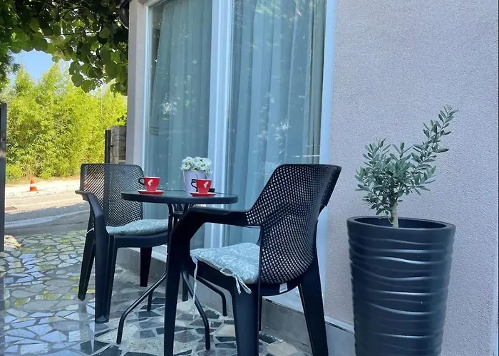 Teo With Terrace * Ρόβινι